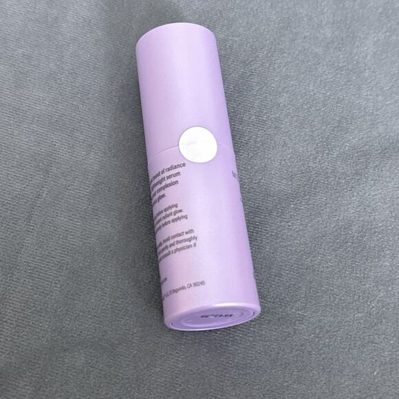 Meaningful Beauty Glowing Serum Cindy Crawford .5 fl oz New Sealed Lightweight - Picture 3 of 5